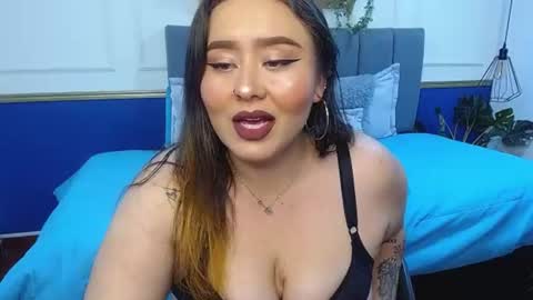 Snapshot of khalia_ chatting on 06-23-26, 05:00 K H A I L A online show from 06-23-26, 05:00