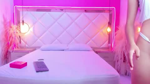 Snapshot of khathieebelle chatting on 04-04-26, 06:38 Khathiee online show from 04-04-26, 06:38