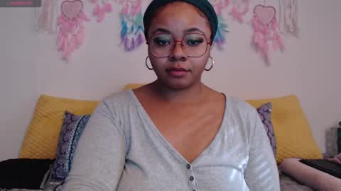 Snapshot of khayaparker chatting on 12-21-24, 06:02 Khaya online show from 12-21-24, 06:02