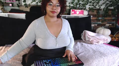 Snapshot of khayaparker chatting on 12-28-24, 07:22 Khaya online show from 12-28-24, 07:22