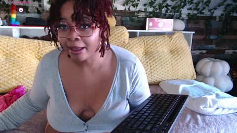 Snapshot of khayaparker chatting on 01-04-25, 05:05 Khaya online show from 01-04-25, 05:05