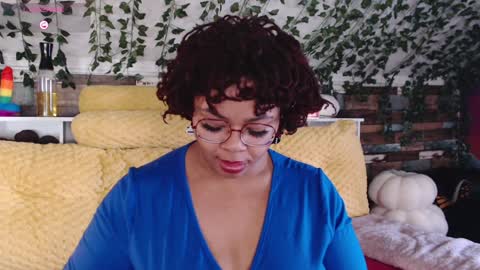 Snapshot of khayaparker chatting on 01-19-25, 04:14 Khaya online show from 01-19-25, 04:14