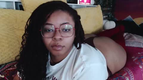 Snapshot of khayaparker chatting on 02-09-25, 04:36 Khaya online show from 02-09-25, 04:36