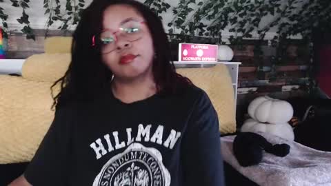 Snapshot of khayaparker chatting on 02-11-25, 07:16 Khaya online show from 02-11-25, 07:16