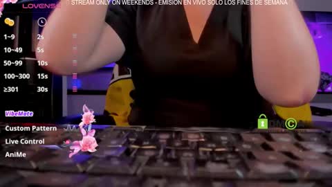 Khi.  online show from 11-21-25, 01:37