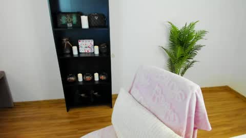 Khloe online show from 04-16-26, 01:01