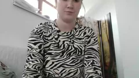 Snapshot of khrysssarah chatting on 12-22-25, 11:07 Sarah online show from 12-22-25, 11:07