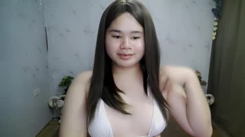 Snapshot of kianna_schmitz chatting on 02-19-25, 01:28 Your SweetGirl Ts online show from 02-19-25, 01:28