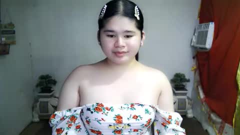 Snapshot of kianna_schmitz chatting on 09-23-25, 09:29 Your SweetGirl Ts online show from 09-23-25, 09:29