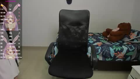 Evelyn online show from 02-13-25, 10:43