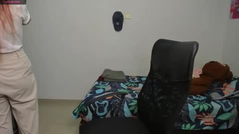 Evelyn online show from 02-17-25, 01:04