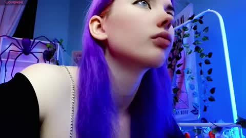 Kira online show from 10-23-25, 09:24