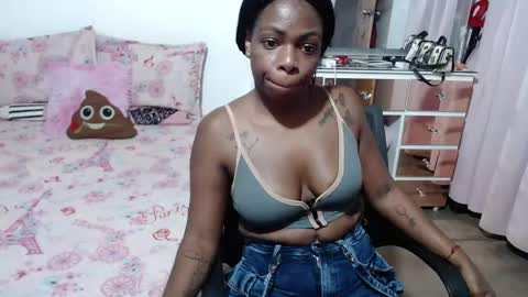 Snapshot of kiara_kaneel_40 chatting on 05-27-26, 06:49 KANEEL online show from 05-27-26, 06:49
