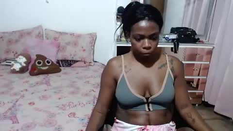 Snapshot of kiara_kaneel_40 chatting on 06-19-26, 06:01 KANEEL online show from 06-19-26, 06:01
