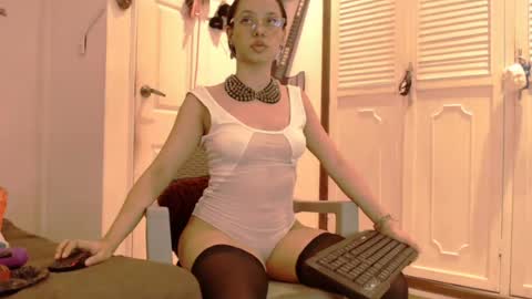 kiaralenon online show from 07-26-26, 10:16