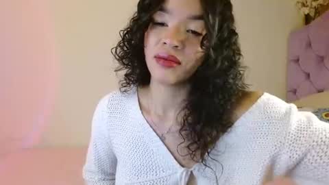 Snapshot of kiararose19 chatting on 07-23-26, 11:35 Kiara online show from 07-23-26, 11:35