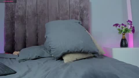 Sara Palacios online show from 01-11-25, 08:43