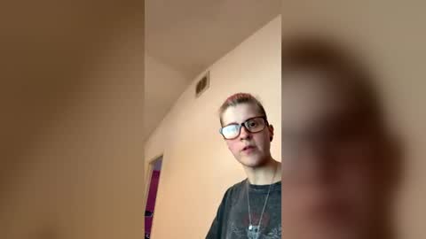 Snapshot of kiastarr chatting on 06-16-26, 12:02 kiastarr online show from 06-16-26, 12:02