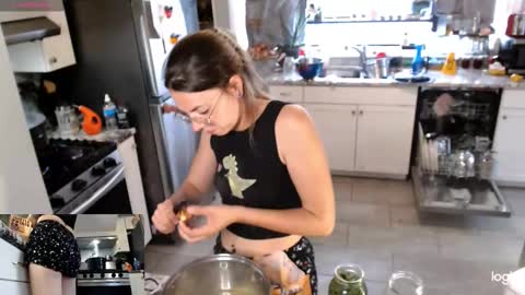 Kiersten online show from 11-20-25, 05:45