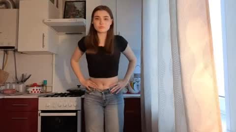 Ola my name is Lissa  Lets hit 10 Thumbs Up together   online show from 04-06-26, 02:40