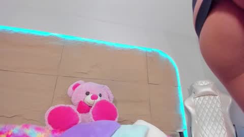 Snapshot of kiimcooper chatting on 03-03-25, 10:06 KIM COOPER online show from 03-03-25, 10:06