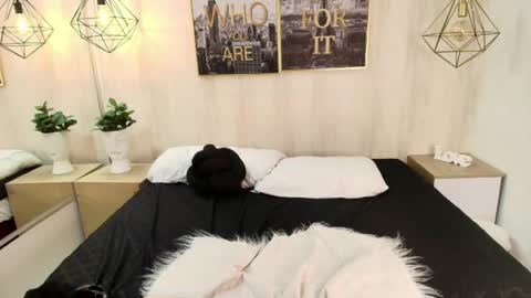 Kitty online show from 04-19-26, 06:10