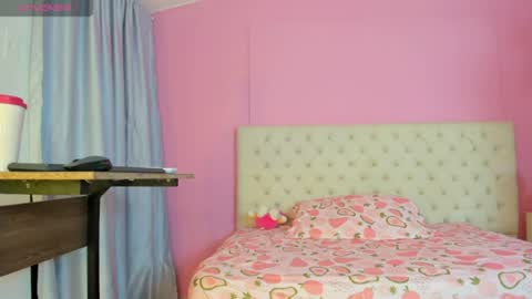 Snapshot of kiitty_horny_ chatting on 04-29-26, 12:31 Melody online show from 04-29-26, 12:31