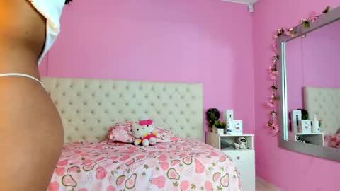 Snapshot of kiitty_horny_ chatting on 05-13-26, 12:35 Melody online show from 05-13-26, 12:35