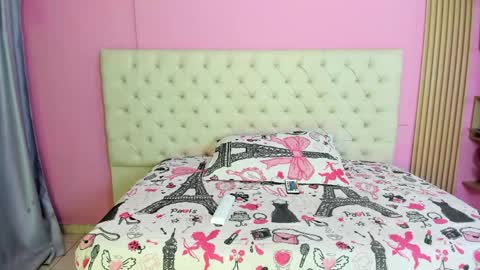 Snapshot of kiitty_horny_ chatting on 05-27-26, 12:35 Melody online show from 05-27-26, 12:35