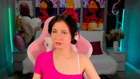 Kika online show from 03-18-26, 06:33