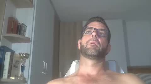Snapshot of kikehotmachine chatting on 09-13-25, 05:29 HotMachine online show from 09-13-25, 05:29