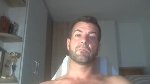 Snapshot of kikehotmachine chatting on 09-15-25, 02:44 HotMachine online show from 09-15-25, 02:44