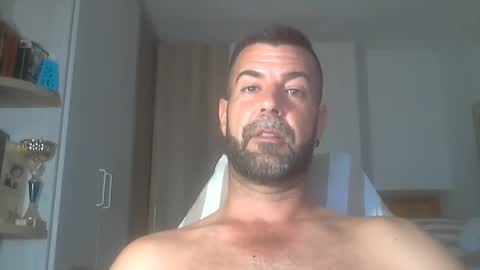 Snapshot of kikehotmachine chatting on 09-27-25, 01:54 HotMachine online show from 09-27-25, 01:54