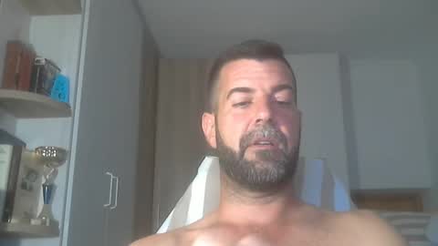 Snapshot of kikehotmachine chatting on 09-28-25, 03:56 HotMachine online show from 09-28-25, 03:56