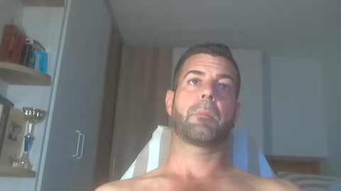 Snapshot of kikehotmachine chatting on 10-07-25, 02:58 HotMachine online show from 10-07-25, 02:58