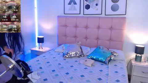 kIKI online show from 11-22-25, 06:40