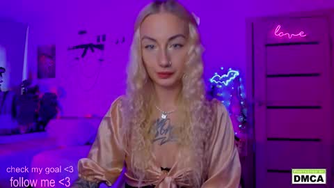 Kiki online show from 10-16-25, 10:05