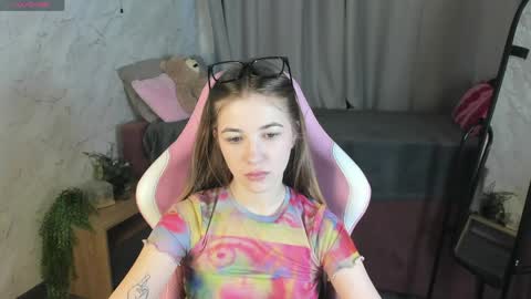 Kiki online show from 04-30-26, 01:01