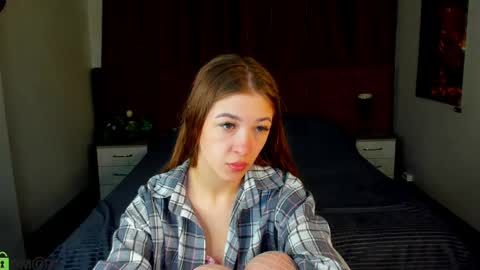 Snapshot of kiki_shanel chatting on 05-23-26, 01:22 Kiki online show from 05-23-26, 01:22