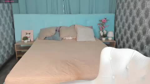 Snapshot of kiki_shanel chatting on 06-24-26, 12:42 Kiki online show from 06-24-26, 12:42