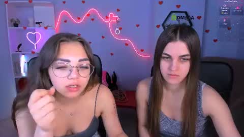 Snapshot of kiki_swan chatting on 06-15-26, 12:07 kiki_swan online show from 06-15-26, 12:07