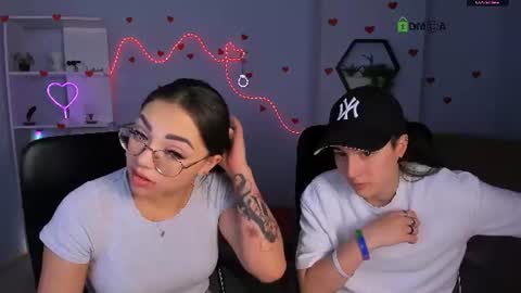 Snapshot of kiki_swan chatting on 06-16-26, 05:43 kiki_swan online show from 06-16-26, 05:43