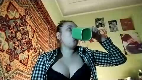 kikibang_ online show from 05-15-26, 07:32