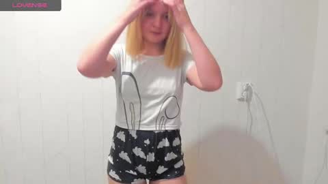 Mika and Miranda online show from 02-14-25, 03:26