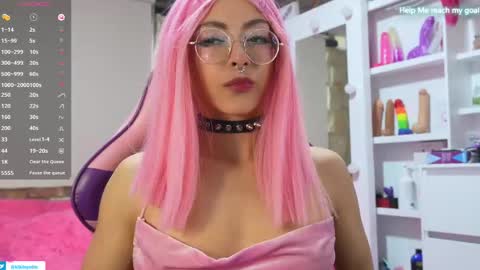 Snapshot of kikilepetite chatting on 03-01-25, 05:49 kiki online show from 03-01-25, 05:49