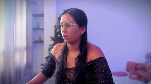 Snapshot of killaa01 chatting on 12-04-24, 04:05 Alejandra online show from 12-04-24, 04:05