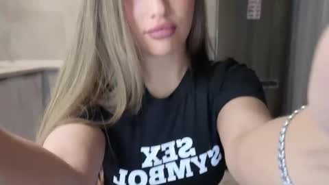 EvaAnna online show from 11-10-25, 09:03