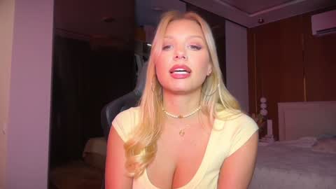 Killer Tits online show from 12-01-25, 07:41