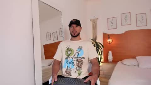 Kilua Muscle guy online show from 09-08-25, 08:41