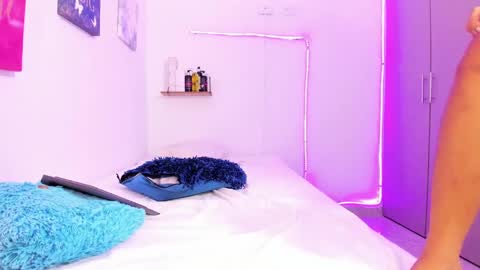 kim online show from 02-08-25, 07:38